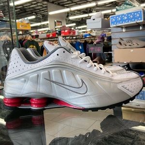 Nike Shox R4 Metallic Silver Comet Red Size 13